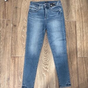 Brand new (with tags) Skinny Mid Rise Jeans